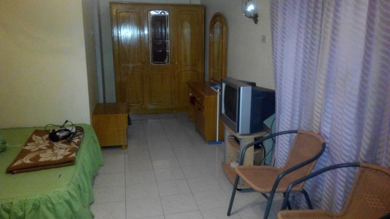Melissa Palace Hotel And Karaoke Parapat Exterior photo