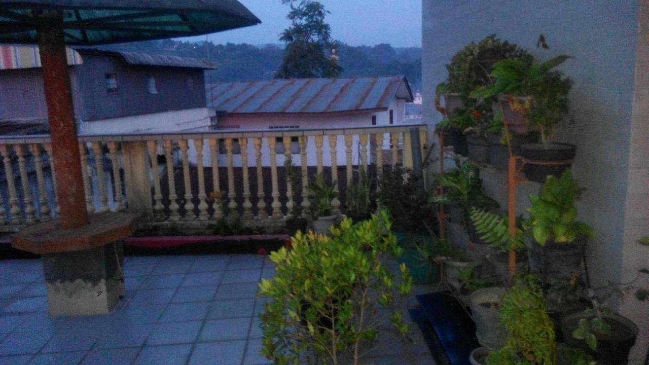 Melissa Palace Hotel And Karaoke Parapat Exterior photo